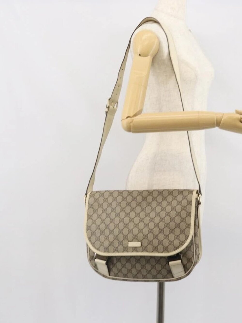 GUCCI GG Supreme Shoulder Bag PVC Beige Gold